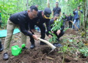 Rayakan HUT ke 34, Perumdam Tirta Kencana Jombang Gelar Penanaman Pohon dan Ruwatan Mata Air Jarak