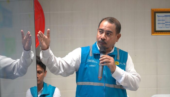 Sambut Nataru, Menteri ESDM Kunjungi Maluku, Pastikan Listrik PLN di Indonesia Timur Andal