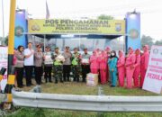Wakapolres Jombang bersama Bhayangkari Tinjau Pospam dan Posyan Operrasi Lilin Semeru 2024