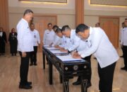 Kakanwil Ditjenpas Jatim Lantik Sejumlah Pejabat Baru serta Canangkan Pakta Integritas dan Perjanjian Kinerja 2025