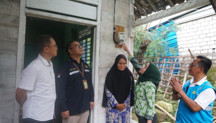 Lima Tahun Bergulir, Program _Light Up The Dream_ Donasi Pegawai PLN Nyalakan 29.109 Listrik Gratis untuk Keluarga Pra Sejahtera