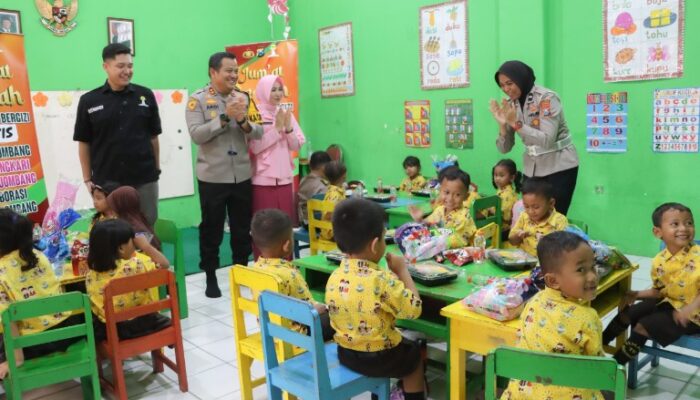 Wujudkan Asta Cita, Polres Jombang Berkolaborasi Dengan HIPMI Berbagi Makanan Bergizi di TK Bhayangkari