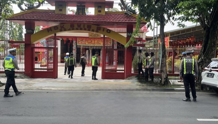 Intensifkan Pengamanan Klenteng Hok Swie Bio, Polres Bojonegoro Pastikan Kamtibmas Saat Imlek