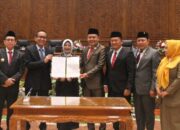 Pj Bupati Adriyanto Hadiri Rapat Paripurna Penetapan Bupati dan Wakil Bupati Bojonegoro Terpilih Periode 2025-2030