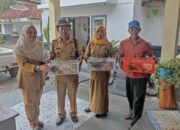 Stunting Jadi Perhatian, Camat Bubulan Luncurkan Program TEKAD STUNTING dengan Pembagian Ayam
