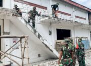 Gotong Royong bersama Warga, Babinsa Kanor Bojonegoro bantu Perenovasian Masjid Dusun Ager Ager
