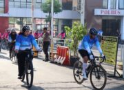Jaga Kesehatan Bersama Pengurus Bhayangkari, Kapolres Bojonegoro Gowes Bareng
