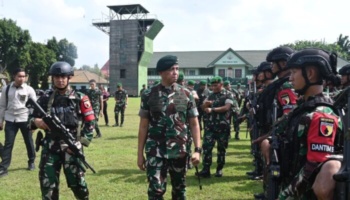 Pangdam V/Brawijaya Cek Kesiapan Yonif 500/Sikatan 