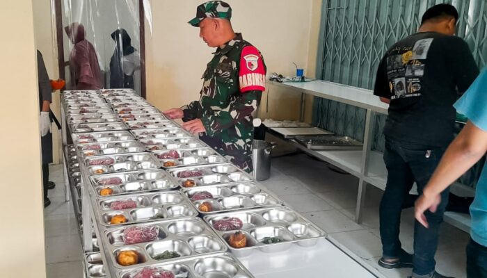Babinsa Koramil Dander Bojonegoro Monitoring Pelaksanaan Program MBG diwilayah Binaan