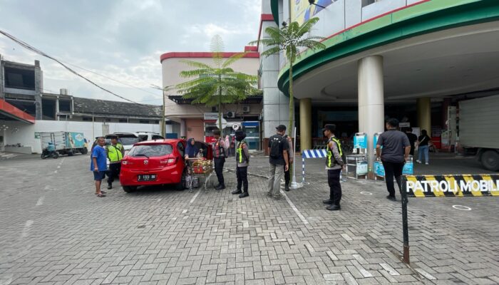 Komitmen Jaga Harkamtibmas Selama Ramadhan, Polres Bojonegoro Gencar Patroli di Pusat Keramaian