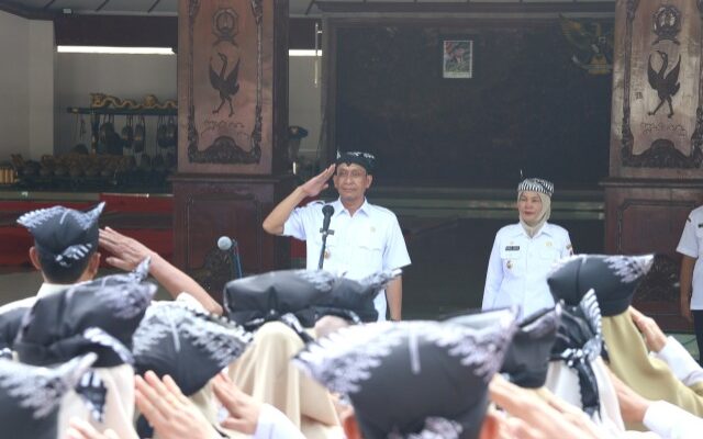 Perdana Pimpin Apel ASN, Bupati Bojonegoro: Mari Bersama Wujudkan Harapan Masyarakat