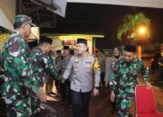 Kapolres Tulungagung Pimpin Patroli Skala Besar dan Sahur Bersama di Wilayah Selatan