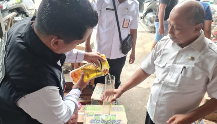 Sidak Minyakita di Bojonegoro, Ipda Naim : Volume Sedikit Kurang, Tapi Masih dalam Batas Toleransi