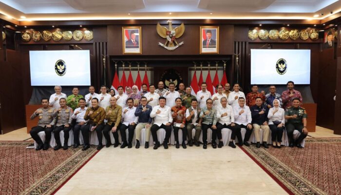 Kemenko Polkam Membentuk Desk Koordinasi Penanganan Karhutla