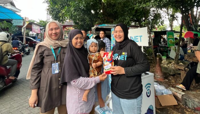 ICONNET Jatim Rayakan Hikmah Ramadan dengan Edukasi Digital dan Aksi Sosial di Randuagung Gresik
