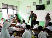 Selama Ramadhan, Babinsa Kodim Bojonegoro Kawal Pendistribusian Ribuan Paket Makanan Kering Program MBG