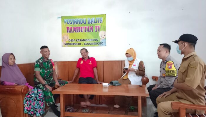 Polsek Sumberrejo Dampingi Tim Kesehatan Lakukan Pemeriksaan Kesehatan Warga