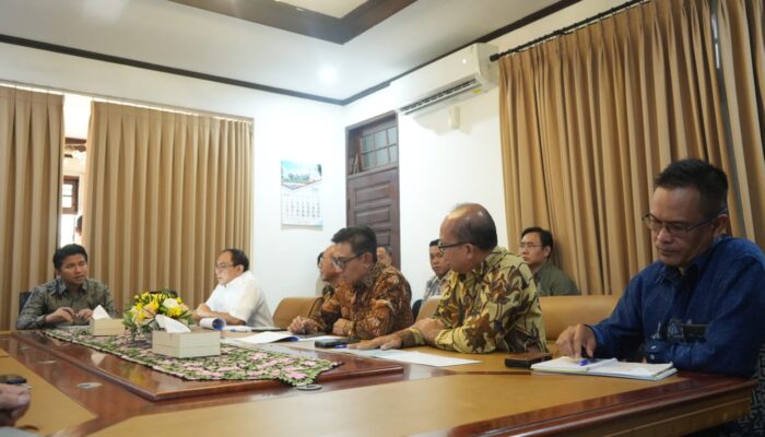 Percepat Proyek Strategis Nasional, PT PLN (Persero) UIP JBTB Intensifkan Audiensi dengan Pemprov Jatim di Bulan Ramadan