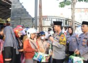 Ramadhan Kareem, Kapolres Bojonegoro bersama Polwan Berbagi Takjil