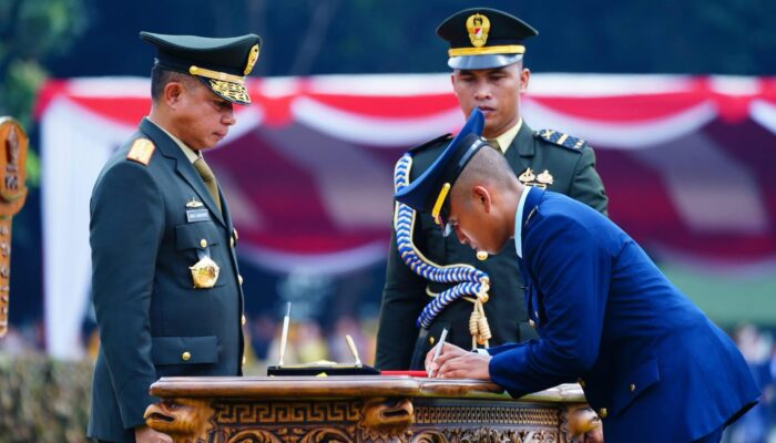 Panglima TNI Jenderal TNI Agus Subiyanto Pimpin Upacara Praspa