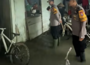 Kapolres Bojonegoro Tinjau Lokasi Banjir, Pastikan Keselamatan Warga