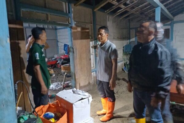 Dialog Bersama Warga Terdampak Banjir, Ini Perintah Bupati Wahono!! 