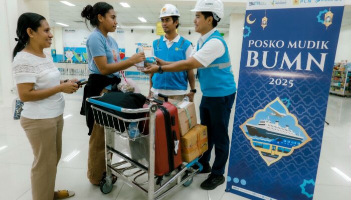 Kisah Petugas PLN Siaga Layani Masyarakat di Posko Mudik Idul Fitri BUMN