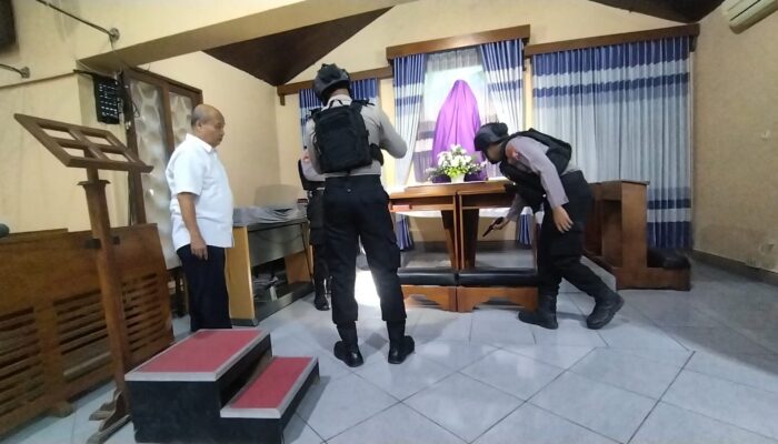 Jelang Jumat Agung dan Paskah 2025, Polres Bojonegoro Sterilisasi Gereja