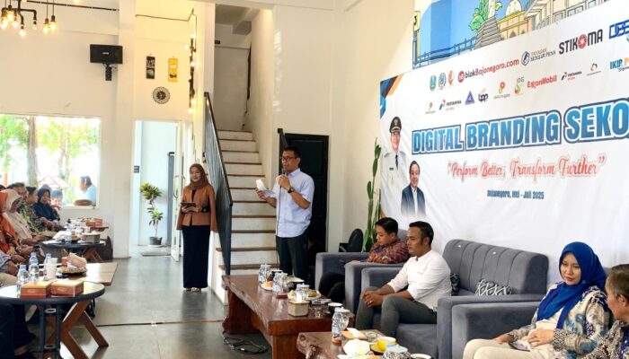 Bupati Bojonegoro: Digital Branding Dapat Bangun Citra Dan Daya Tarik Sekolah 