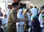 Bupati Bojonegoro Lepas 120 Jemaah Calon Haji Kloter 63 Menuju Tanah Suci