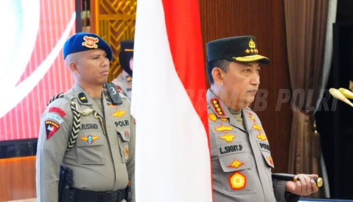 Kapolri Pimpin Upacara Kenaikan Pangkat Golongan PATI Polri