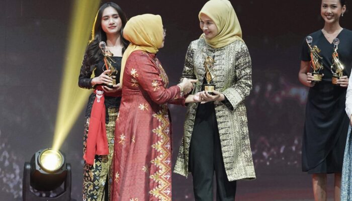Hari Kartini, Dua Srikandi PLN Menginspirasi dengan meraih Penghargaan Tertinggi Women’s Inspiration Awards 2025 dari Menteri PPPA