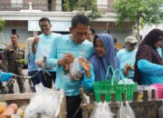 Bupati Wahono Borong Jualan Pedagang Rengke