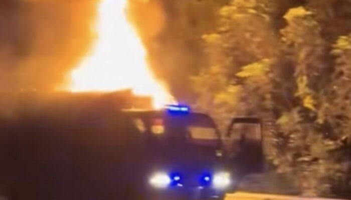 Satu Personel TNI Meninggal Dunia dalam Kebakaran di Tol Pasuruan