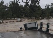 Jembatan Ngrojo Roboh, Warga Desa Pojok dan Bonorejo Terisolasi