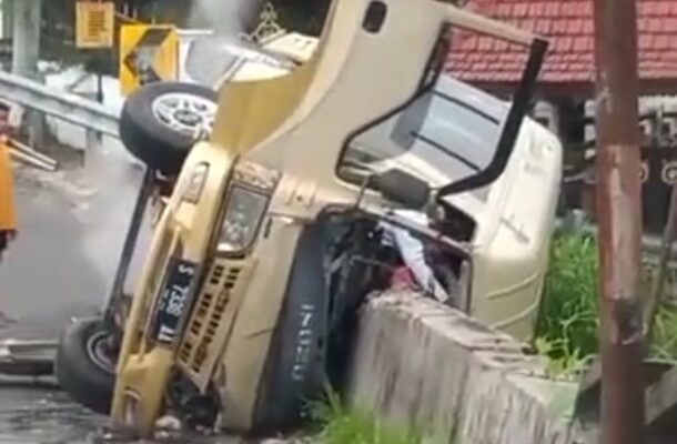 Kecelakaan Elf di Karanganyar, 5 Orang Meninggal dan 12 Luka-Luka