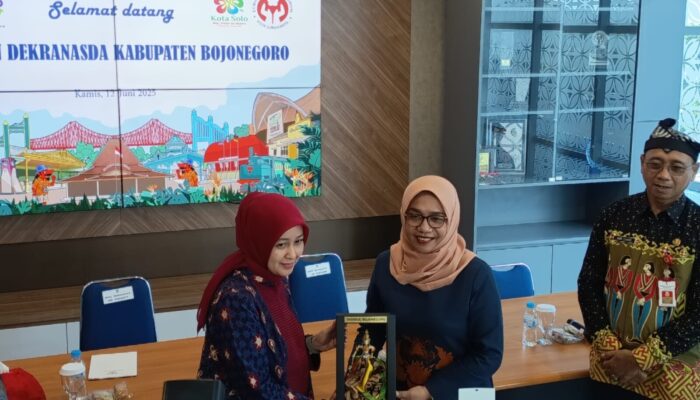 Pemkab Bojonegoro Jajaki Kerja Sama dengan Pemkot Surakarta untuk Kembangkan Batik