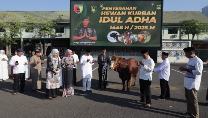 Gelar Shalat Idul Adha, Kodam V/Brawijaya Distribusikan Ribuan Kilogram Daging Qurban