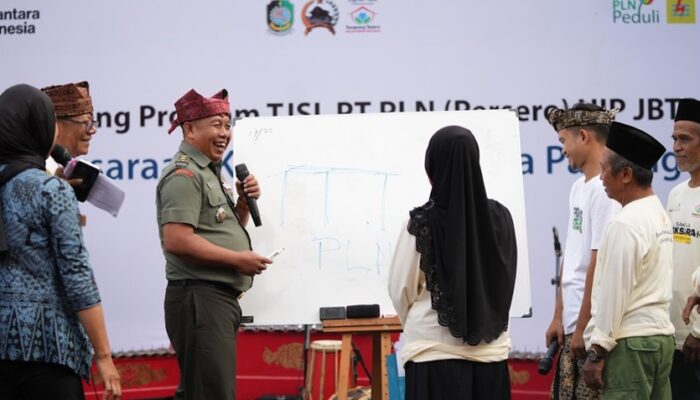 Semangat Hari Lahir Pancasila: Srikandi PLN UIP JBTB Dukung Literasi Banyuwangi Wujudkan Kalipuro Melek Aksara