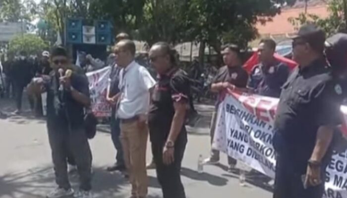 Aksi Damai Kedua, Aliansi LSM Alam Bersatu: Tuntut Kejari Lamongan Bertindak