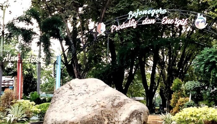 Revitalisasi Alun-Alun Bojonegoro: Bupati Wahono Ingin Ruang Publik yang Nyaman dan Ramah