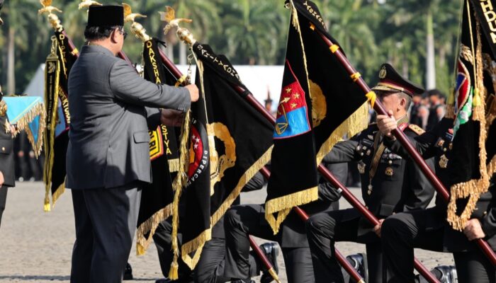 Presiden Hadiahi Penghargaan Nugraha Sakanti Kepada Divisi Humas Polri dan Enam Satker Lainnya