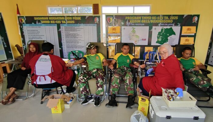 Donor Darah dan Sosialisasi Pertolongan Pertama dalam Rangka TMMD 125 Bojonegoro