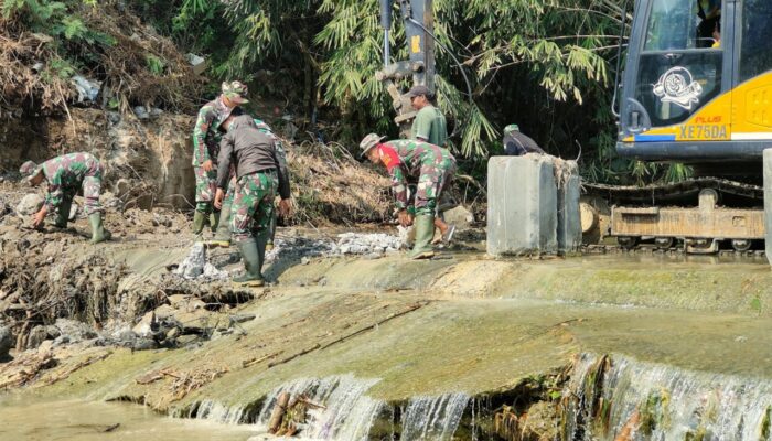 TMMD 125 Bojonegoro: Rehabilitasi Check Dam untuk Pertanian