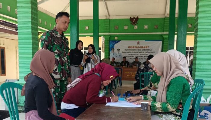 Pentingnya Adminduk, Satgas TMMD 125 Gelar Sosialisasi Bersama Dispendukcapil Bojonegoro 
