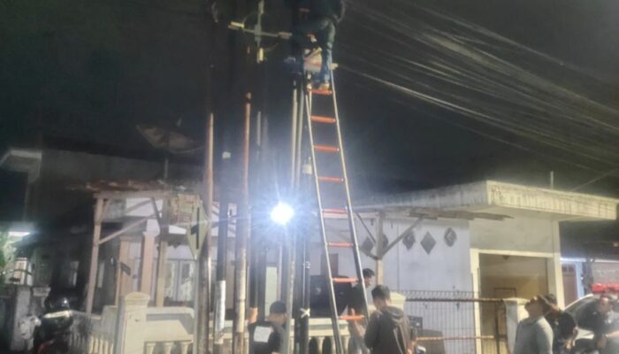 Tiang Fiber Optik Tanpa Izin Resmi Diduga Jadi Penyebab Warga Tersengat Listrik di Bojonegoro