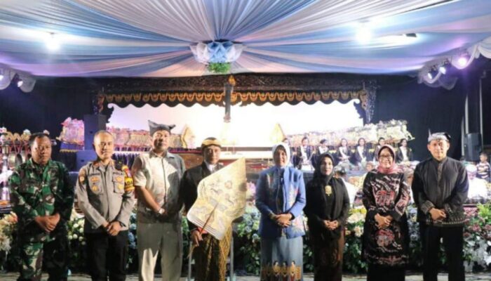 Wabup Nurul Azizah Hadiri Sedekah Bumi di Banjarejo