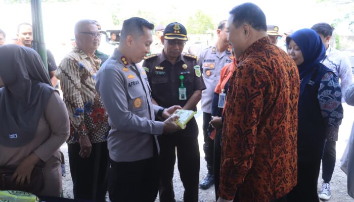 Stabilkan Harga Pangan, Polres dan Bulog Bojonegoro Gelar GPM di MPS Padangan
