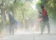Puncak Penutupan TMMD 125 Bojonegoro, Satgas dan Warga Gotong royong Kerja Bakti