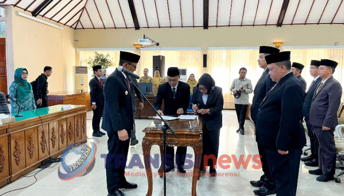 Mutasi Perdana di Bojonegoro, Bupati Setyo Wahono Lantik 4 Pejabat Tinggi Pratama, 8 Pejabat Administrator, 55 Pejabat Fungsional